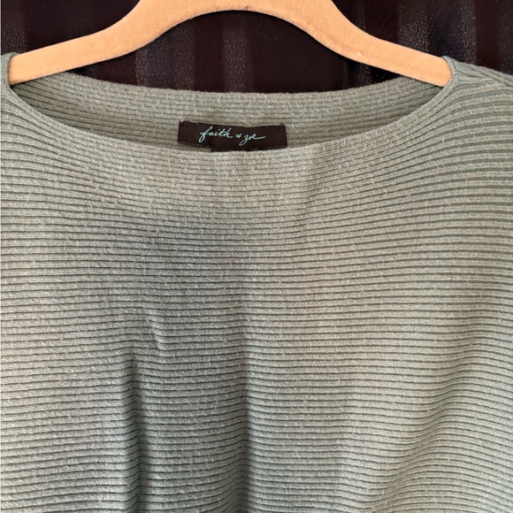 Sweater - Picture 2 of 5